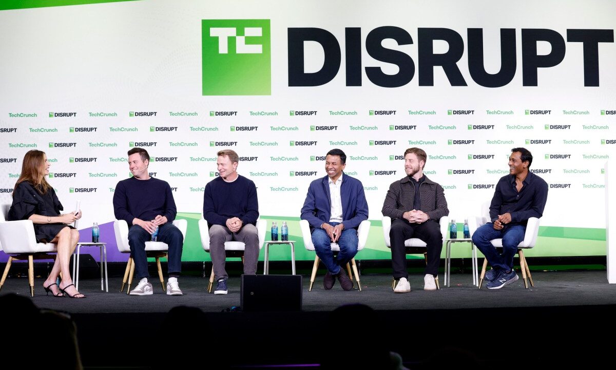 Even Benchmark thinks AI is eroding the venture pact against backing rivals – TechCrunch Venture